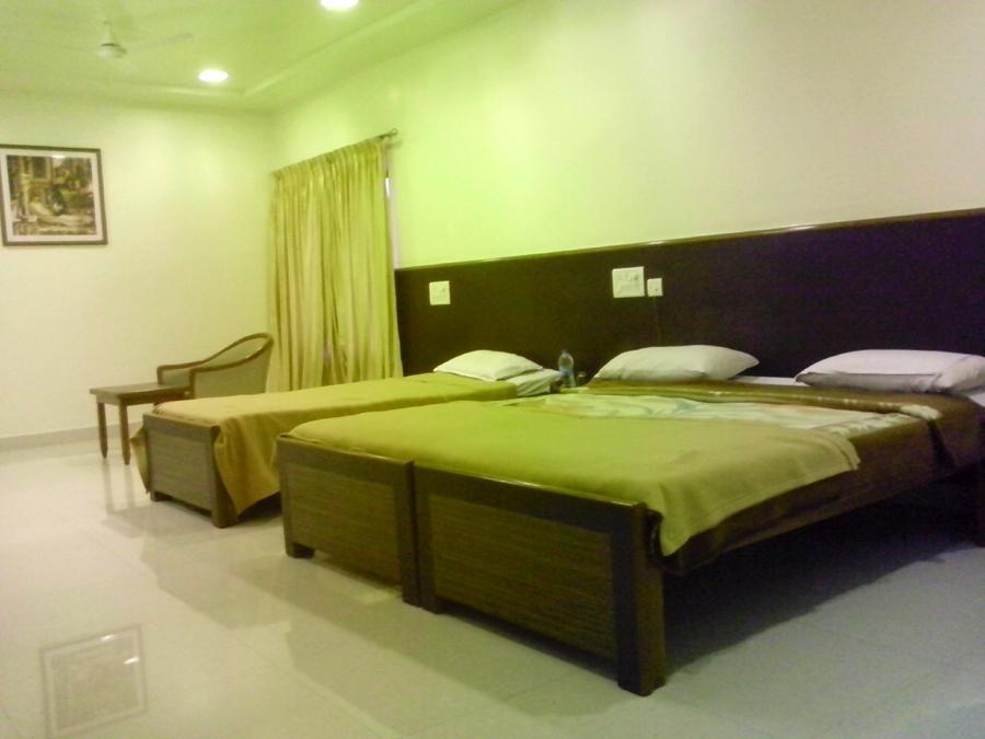 Hotel Kohinoor Square Kolhapur Exterior photo