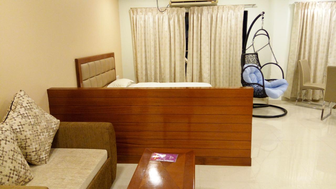 Hotel Kohinoor Square Kolhapur Exterior photo